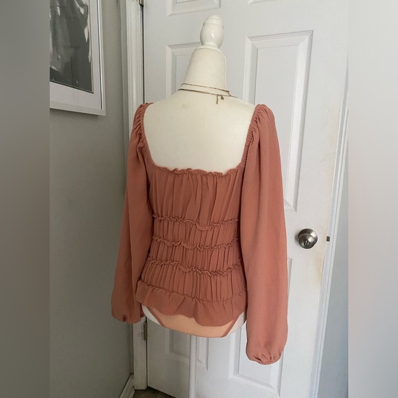 Ruffled blush color top - Picture 3 of 3